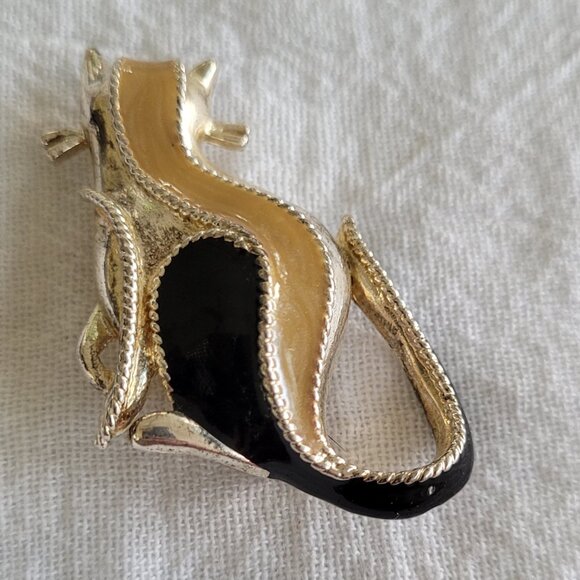 Vintage Darlene Cat Pin - Gold Tone with Black Enamel - Picture 2 of 10